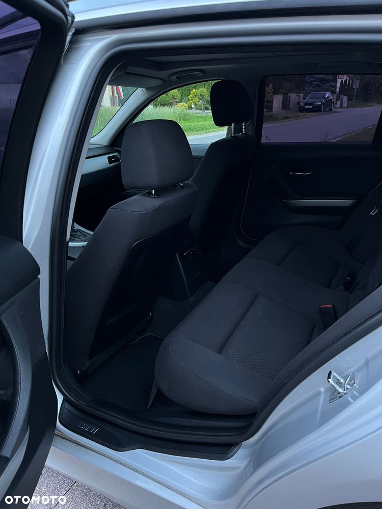 BMW Seria 3 - 16