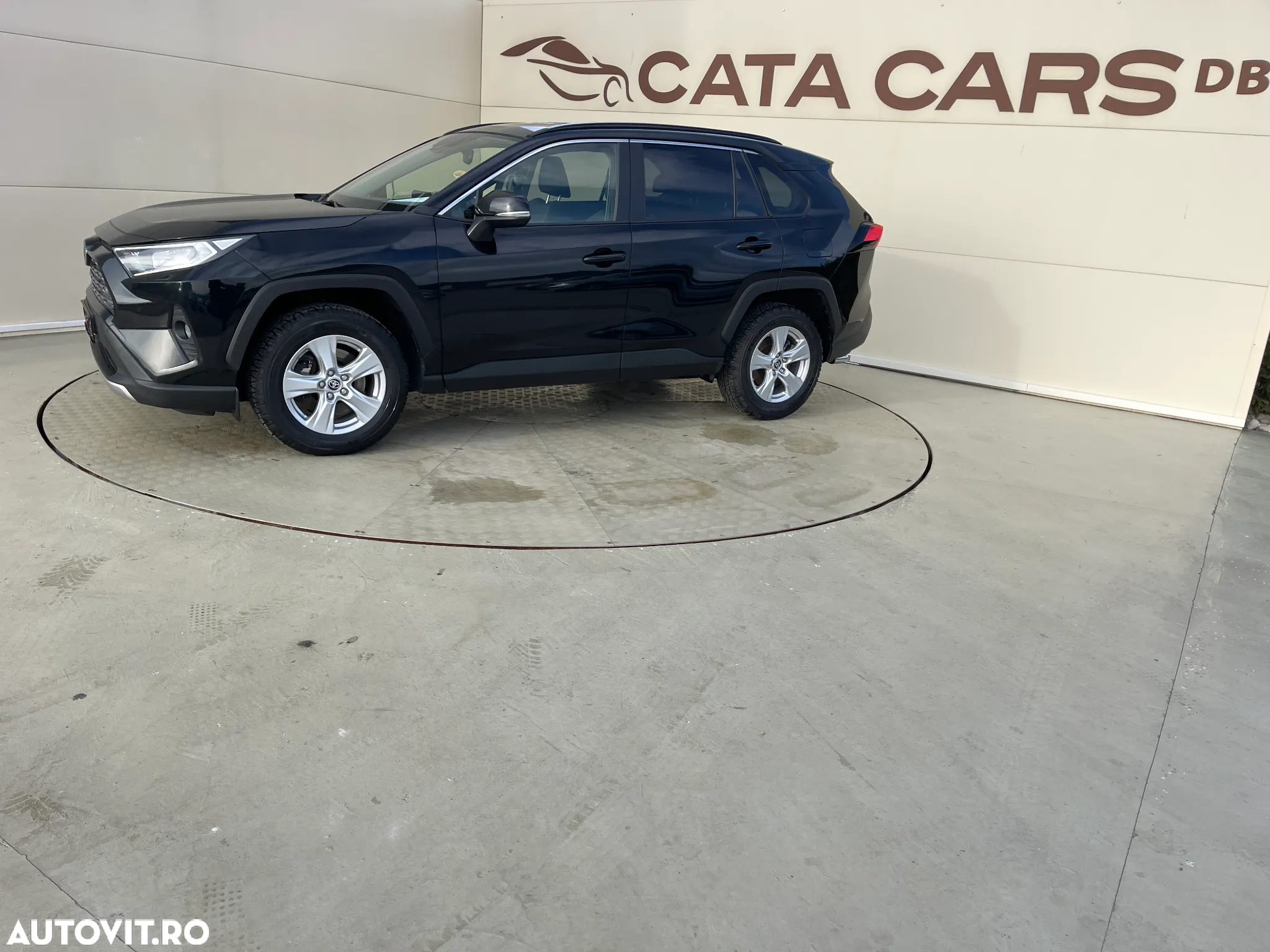 Toyota RAV4 - 6