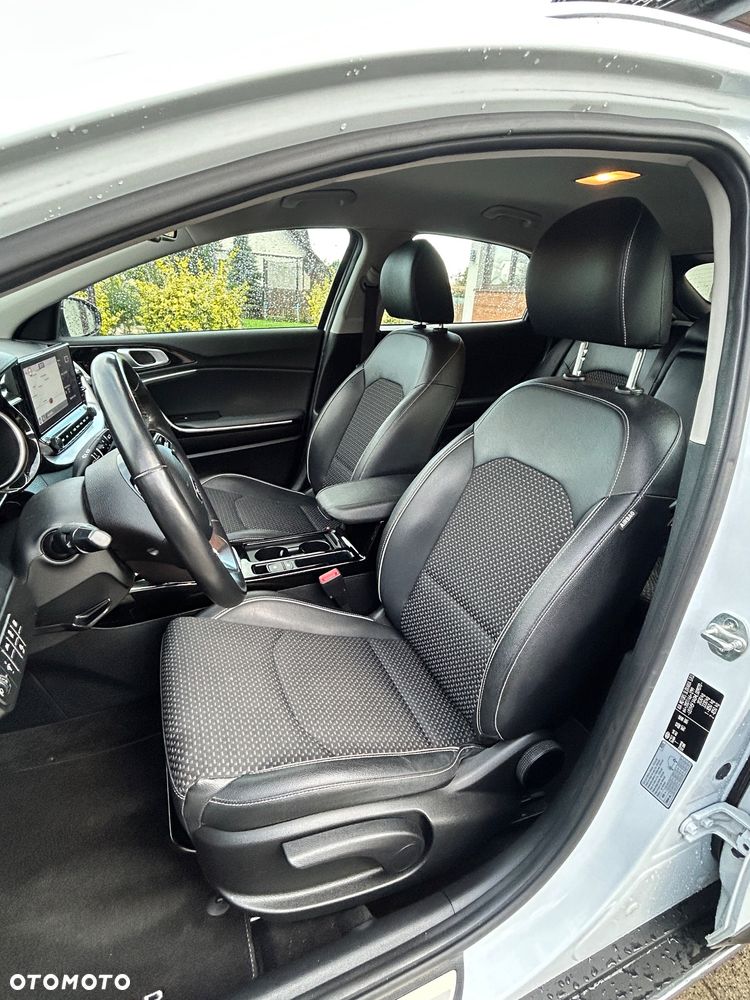 Kia XCeed - 8
