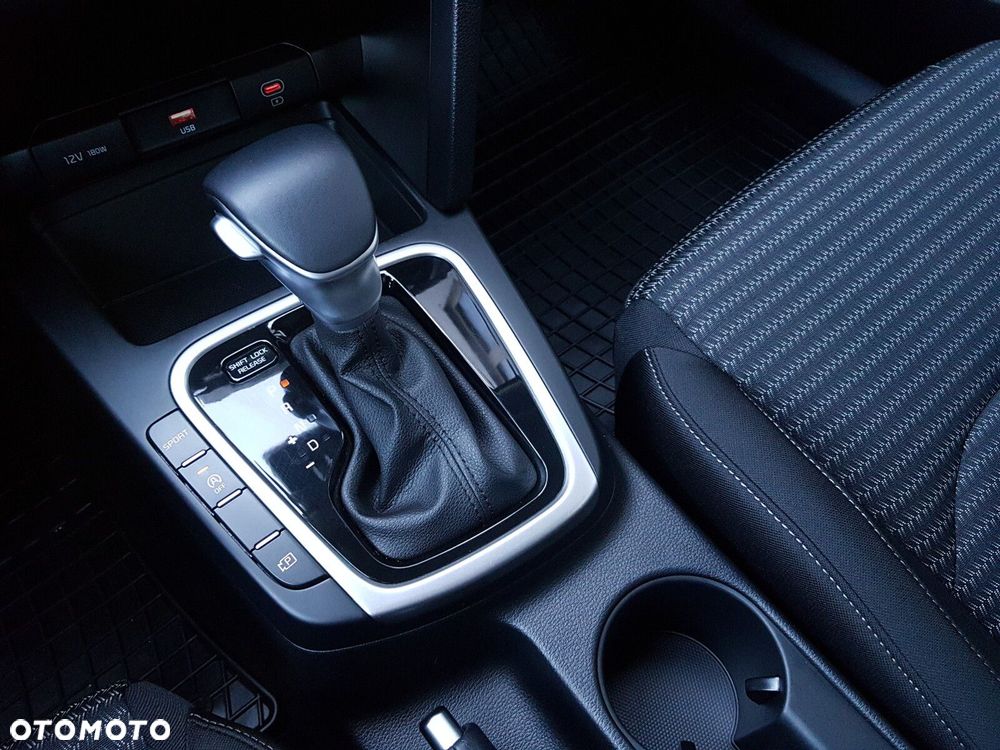 Kia Ceed 1.5 T-GDI M DCT - 23