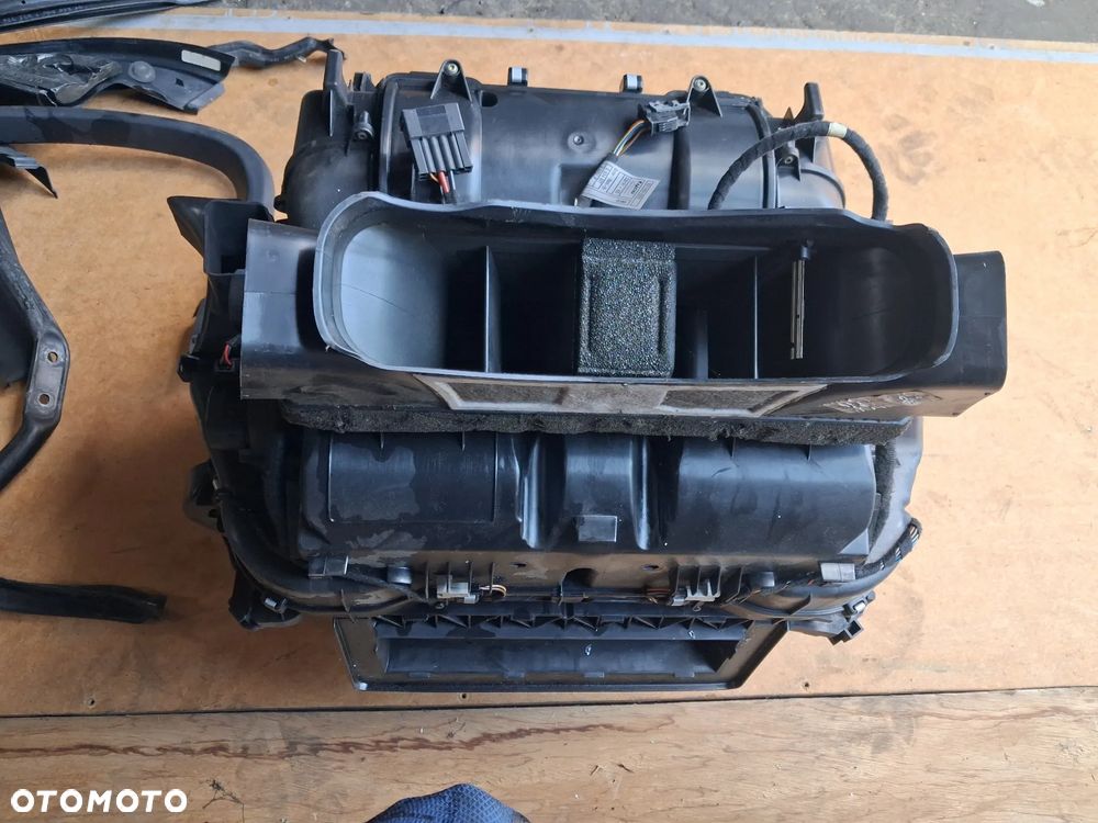BMW E60 E61 Obudowa nagrzewnicy Nagrzewnica KOMPLETNA wentylator nawiewu nastawnik silniczek nawiewu regulacji BEHR 6924898 - 2