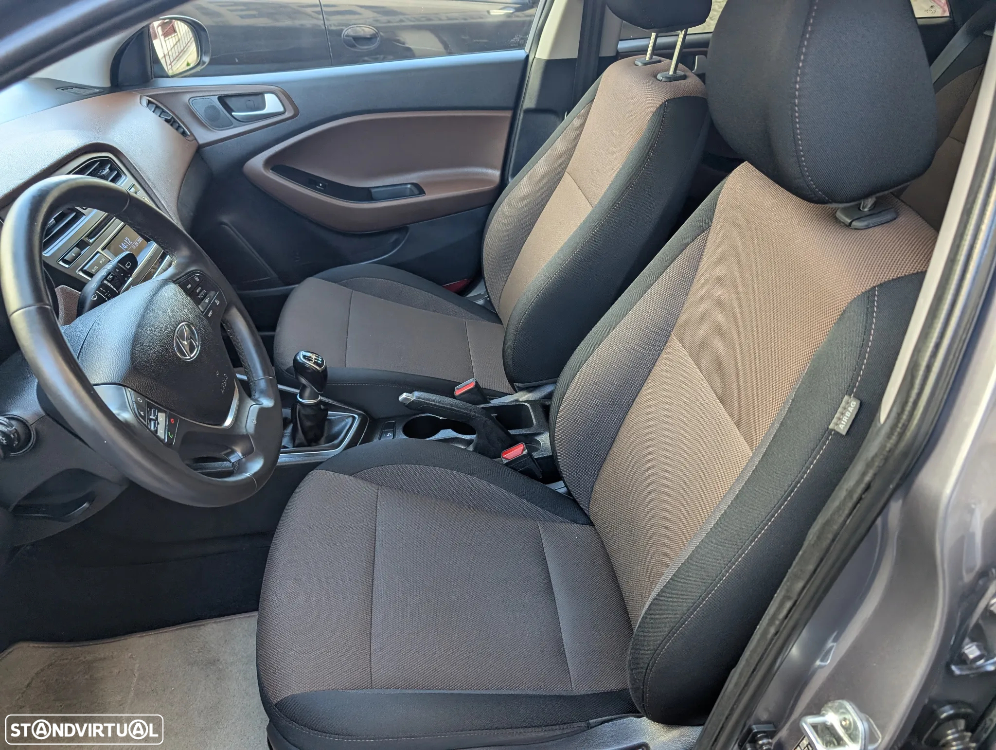 Hyundai i20 1.1 CRDi Comfort - 13