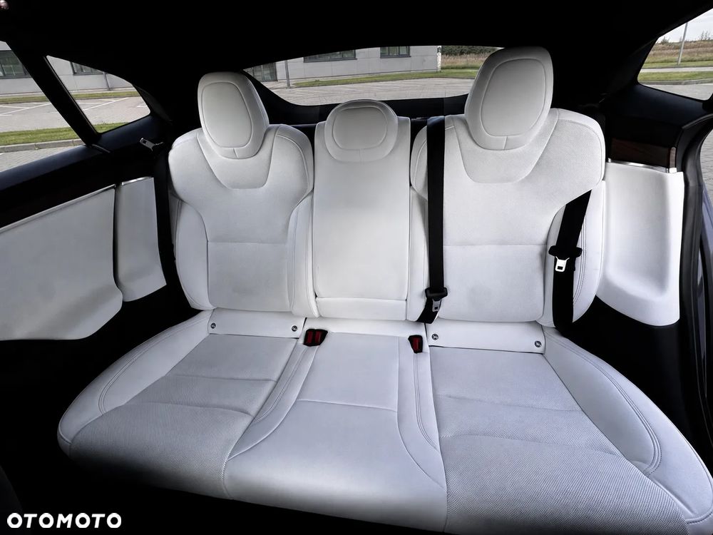 Tesla Model S AWD - 5