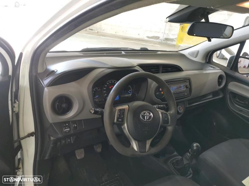 Toyota Yaris bizz 1.4 D-4D AC c/IVA - 4