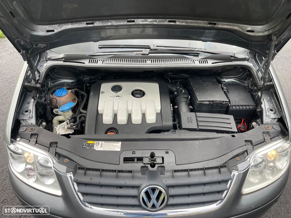 VW Touran 2.0 TDI Highline EC 7L - 21