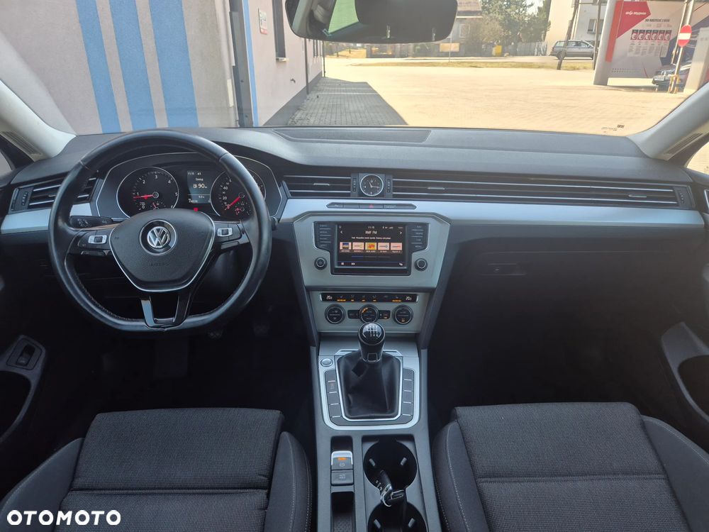 Volkswagen Passat 2.0 TDI (BlueMotion Technology) Comfortline - 14