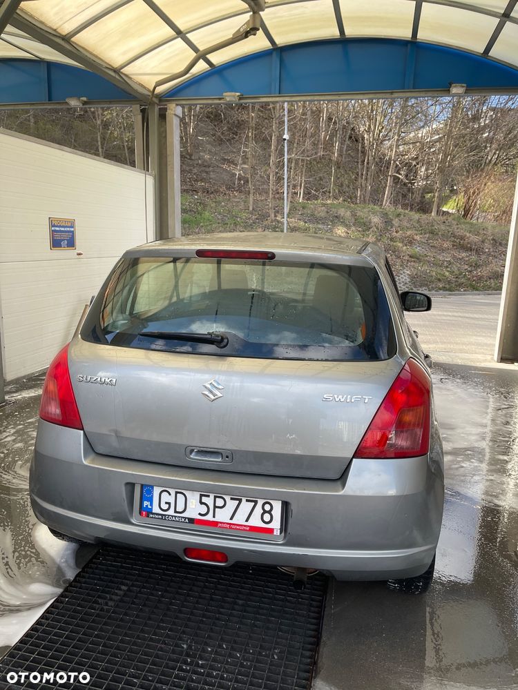 Suzuki Swift 1.3 Sakura - 2