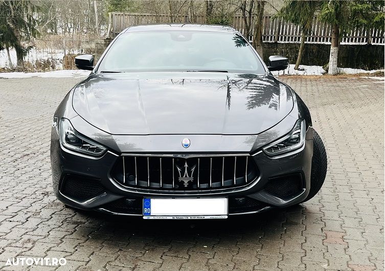 Maserati Ghibli GranSport - 8