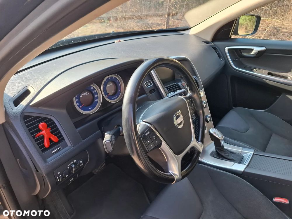 Volvo XC 60 3.2 AWD RDesign - 6