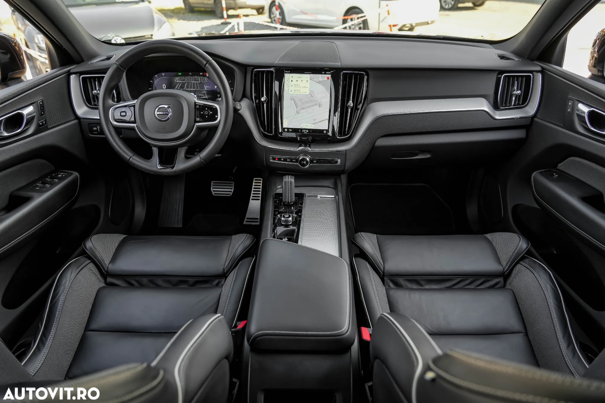 Volvo XC 60 B5 MHEV AT8 AWD R-Design - 8