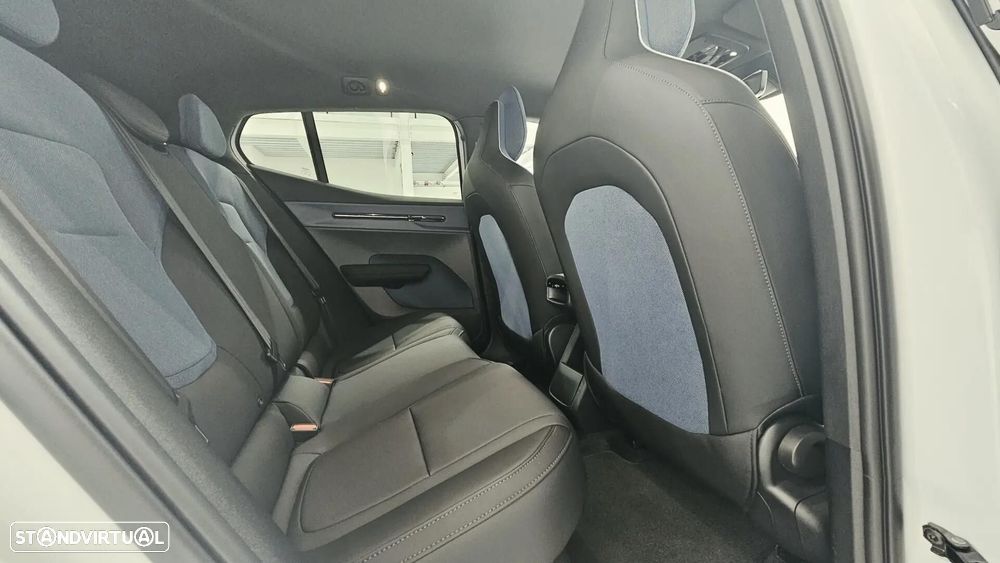 Volvo EX30 69 kWh Twin Motor Plus - 23