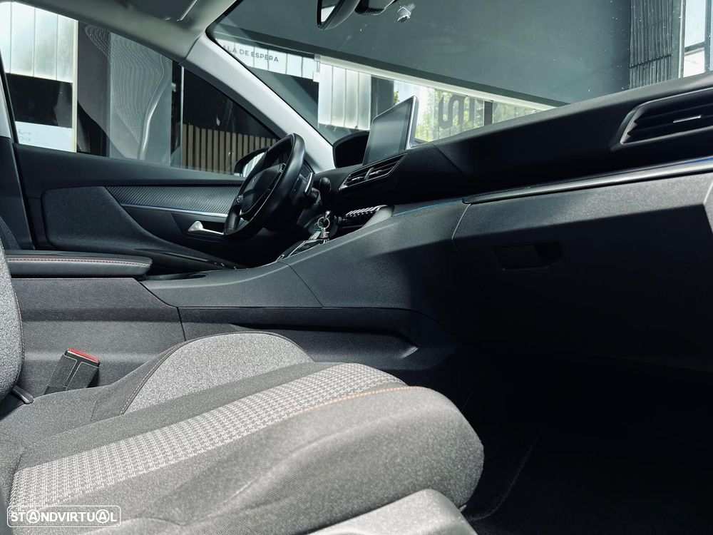 Peugeot 3008 1.5 BlueHDi Allure EAT8 - 19