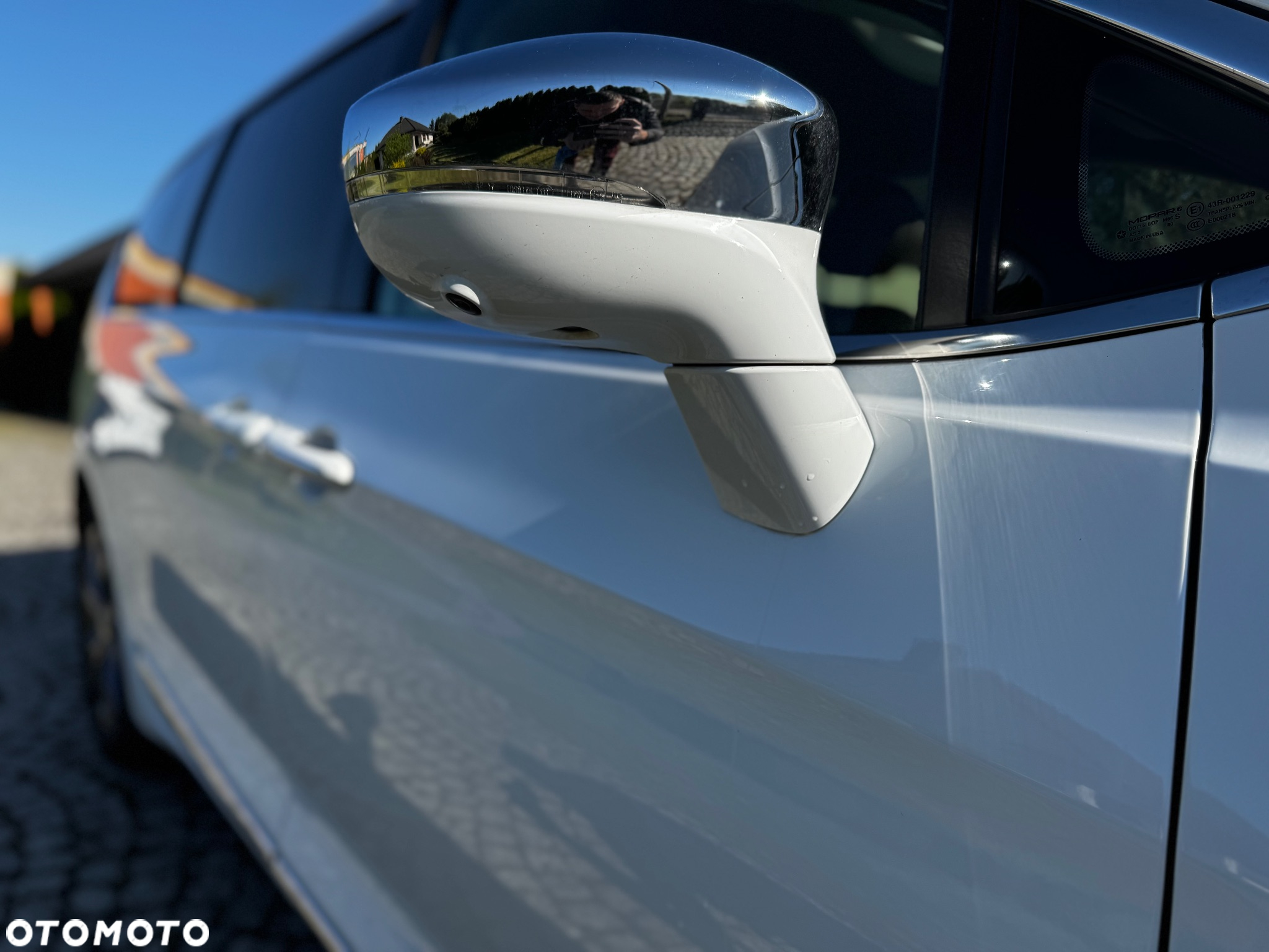 Chrysler Pacifica - 12