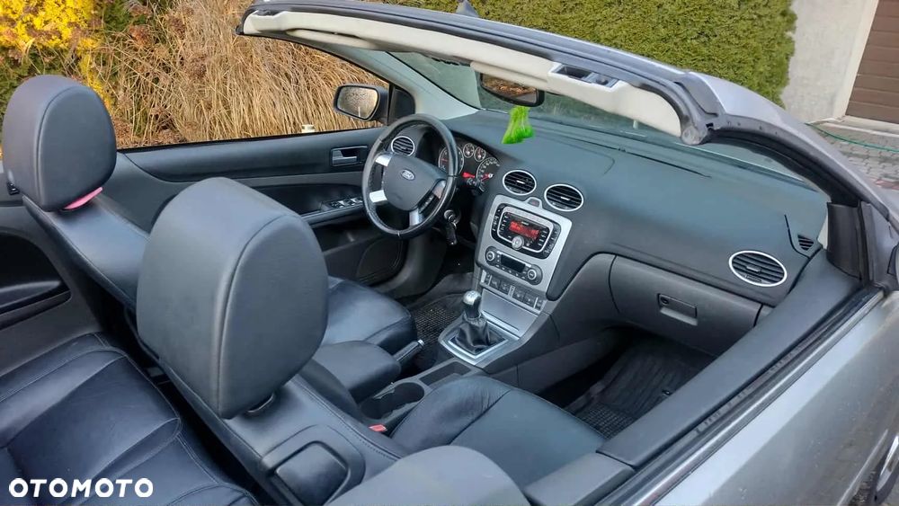 Ford Focus Coupe-Cabriolet 2.0 16V Titanium - 3