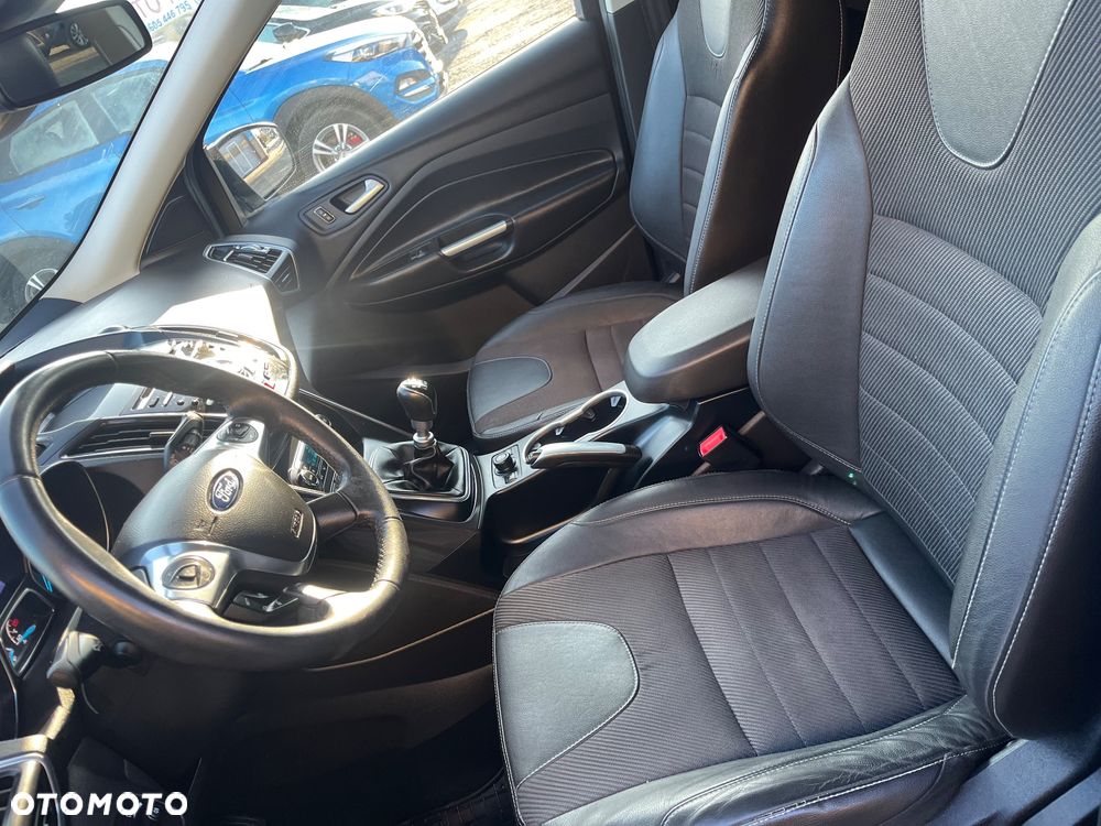 Ford Kuga 2.0 TDCi 4WD Titanium - 34