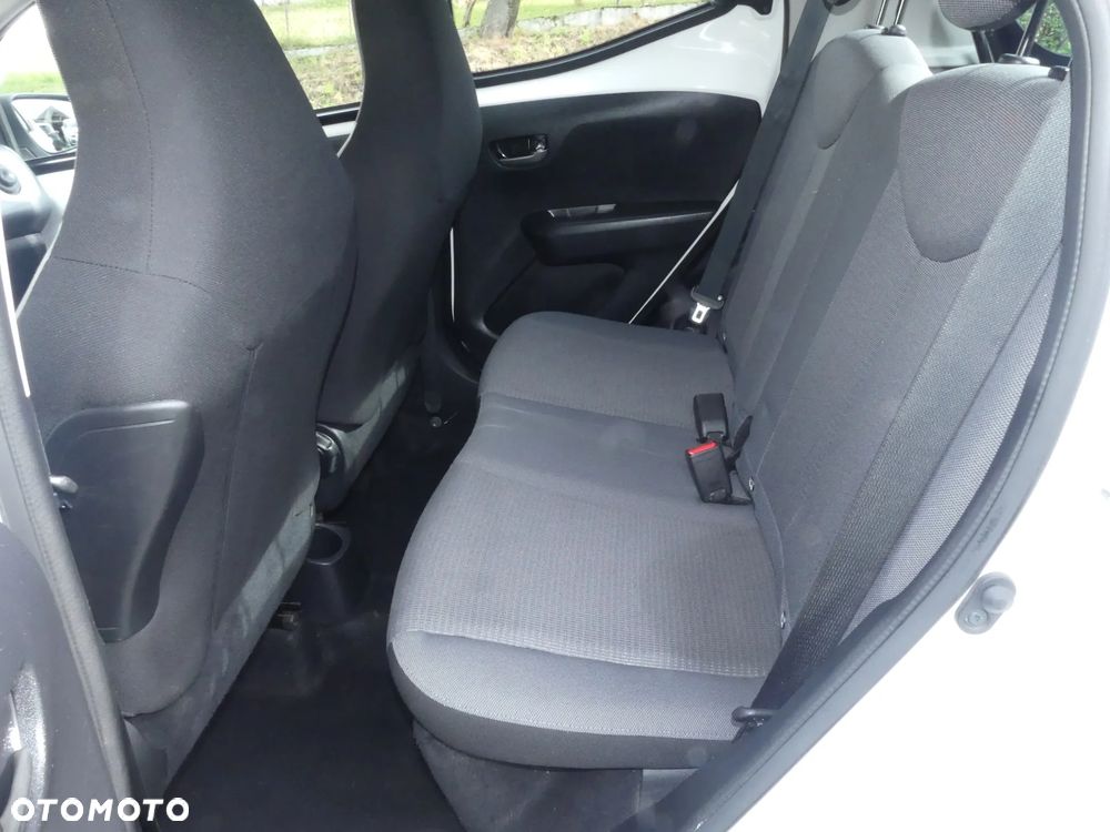Toyota Aygo x-play - 23