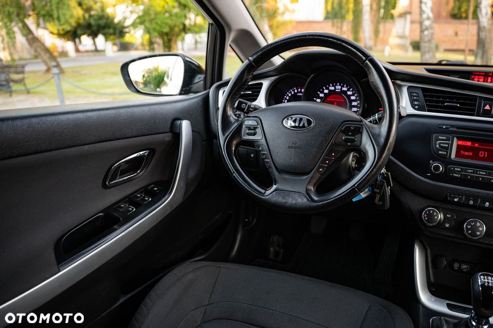 Kia Ceed 1.4 Attract - 23