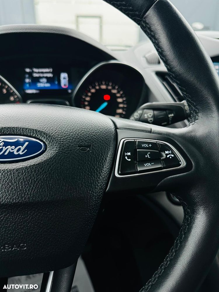 Ford Kuga 1.5 EcoBoost 2x4 Business Edition - 30