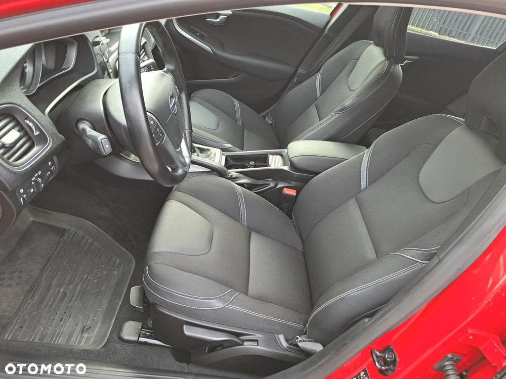 Volvo V40 D3 Momentum - 16