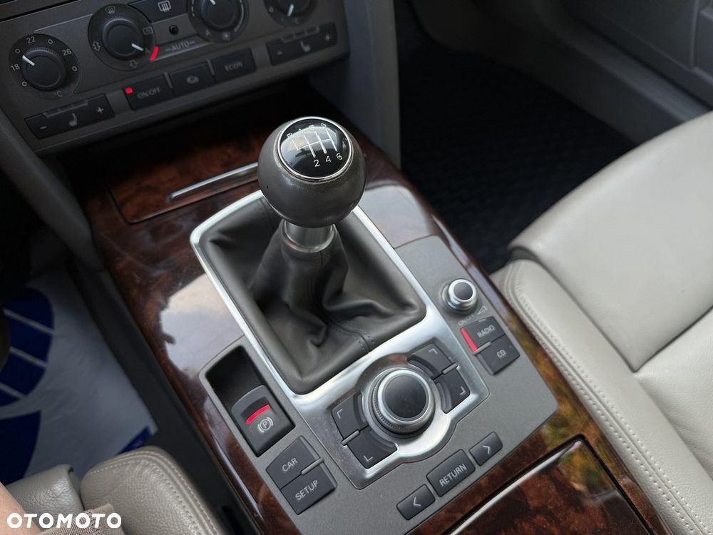 Audi A6 Avant 2.4 quattro - 27