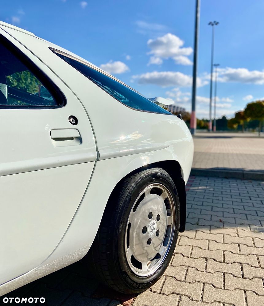 Porsche 928 - 11