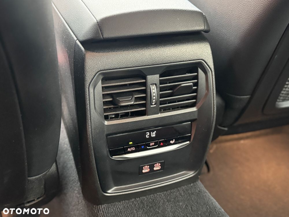 BMW Seria 3 320d xDrive M Sport sport - 38