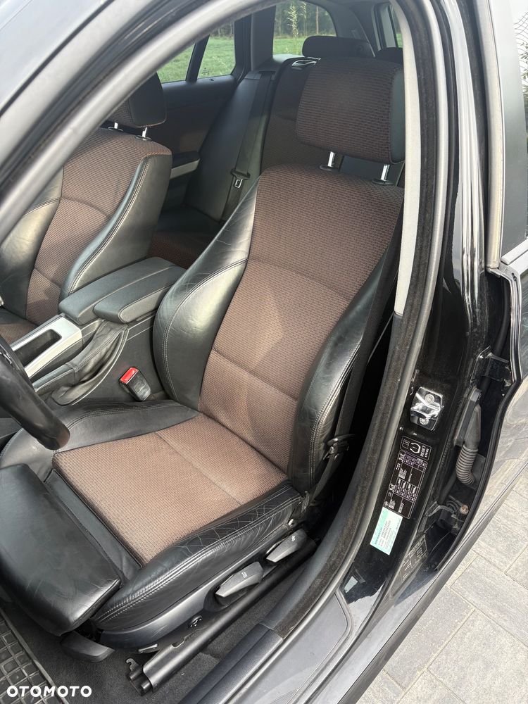 BMW Seria 3 318d DPF Edition Sport - 13