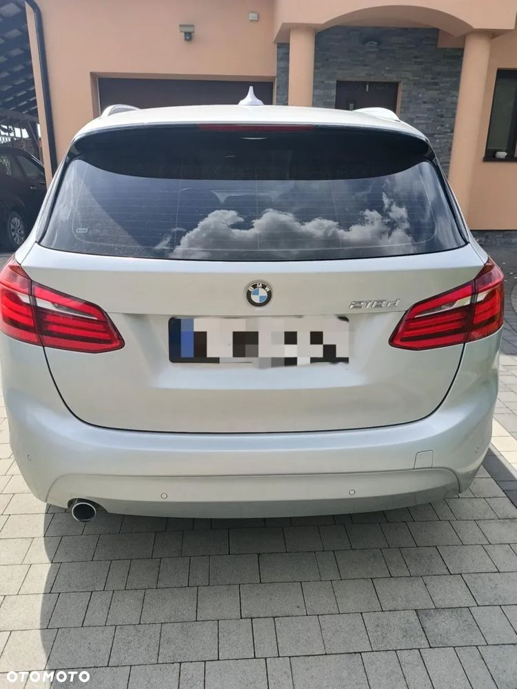 BMW Seria 2 218d - 4