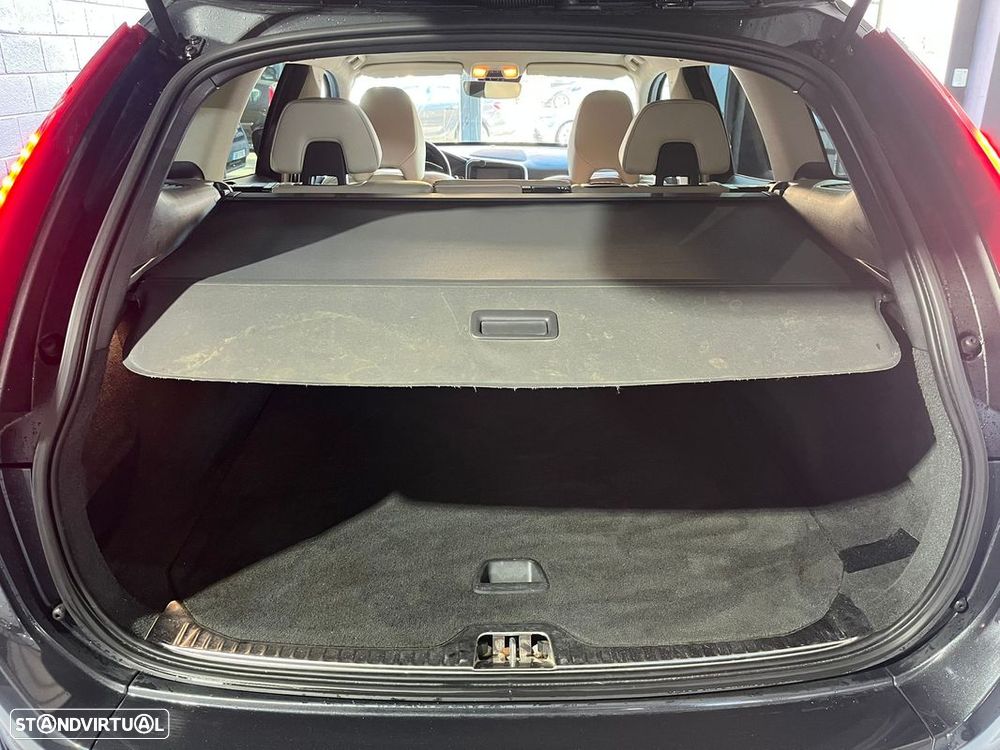 Volvo XC 60 2.0 D4 R-Design Momentum Geartronic - 27