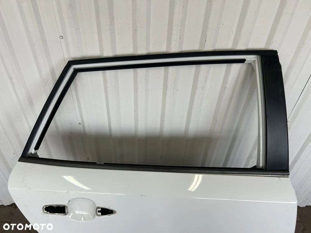 TOYOTA COROLLA E21 KOMBI 2019- DRZWI PRAWE TYLNE TYŁ LISTWA ZGARNIAJĄCA RAMKA NAKŁADKA SŁUPKA NA SŁUPEK - 4