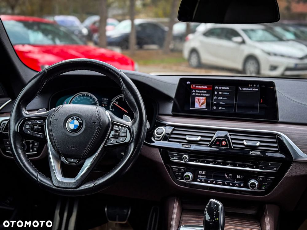 BMW Seria 5 520d xDrive M Sport Edition - 10