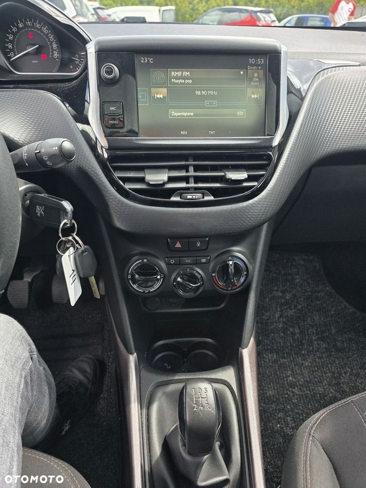 Peugeot 2008 1.2 Pure Tech Active - 16