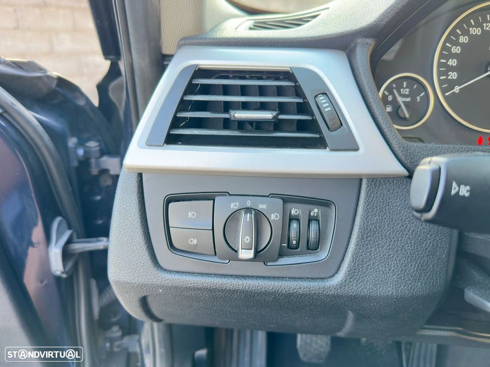 BMW 320 d EfficientDynamics Line Modern - 11