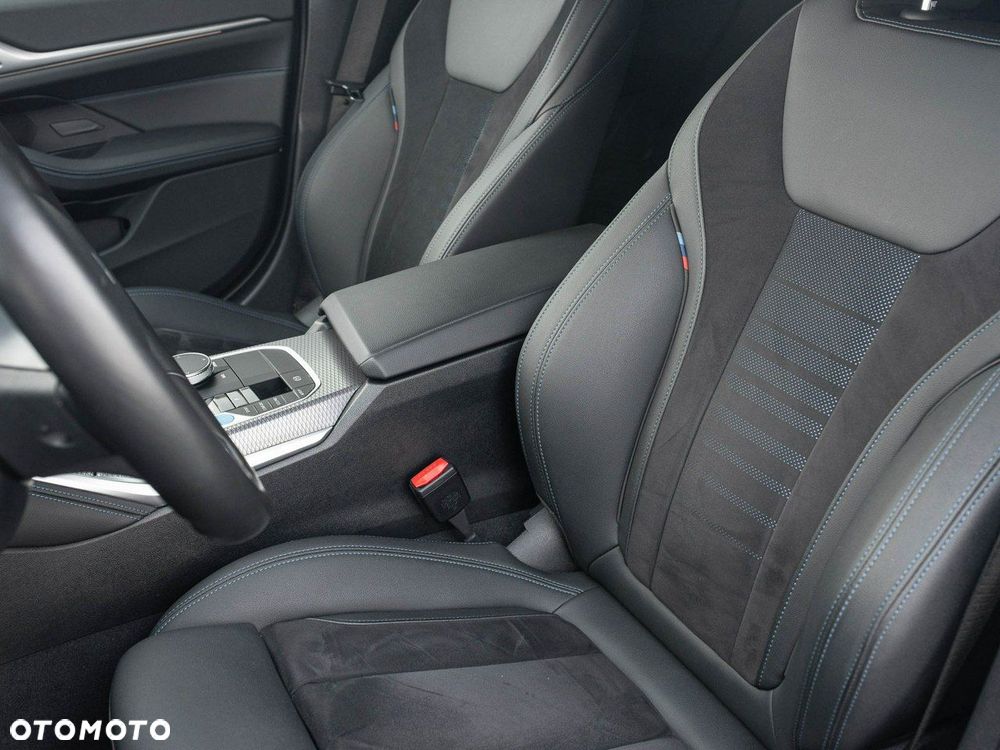 BMW i4 - 15
