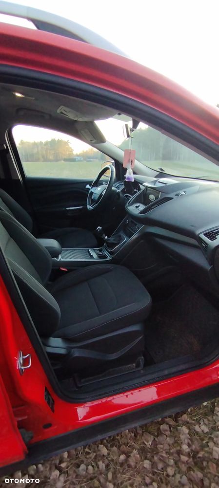 Ford Kuga 1.5 EcoBoost 2x4 Titanium - 24