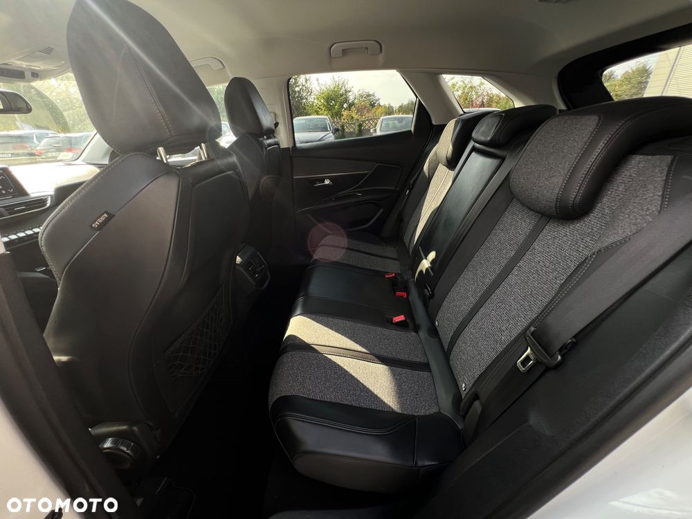 Peugeot 3008 PureTech 130 Stop & Start GPF EAT8 Allure Business-Paket - 28