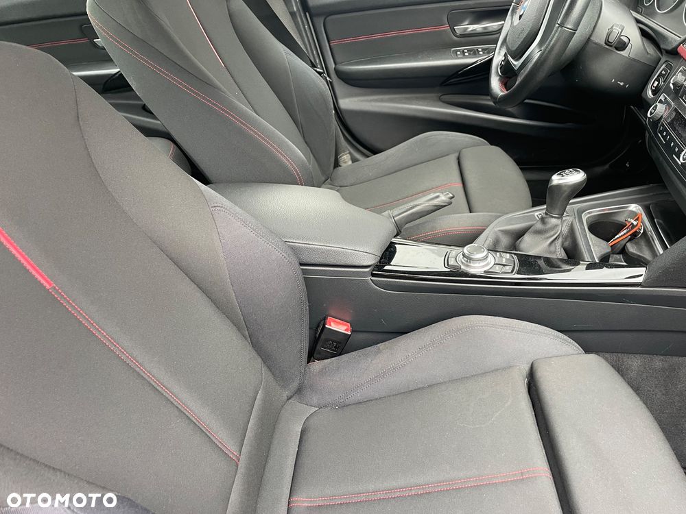 BMW Seria 3 320i Sport Line - 6