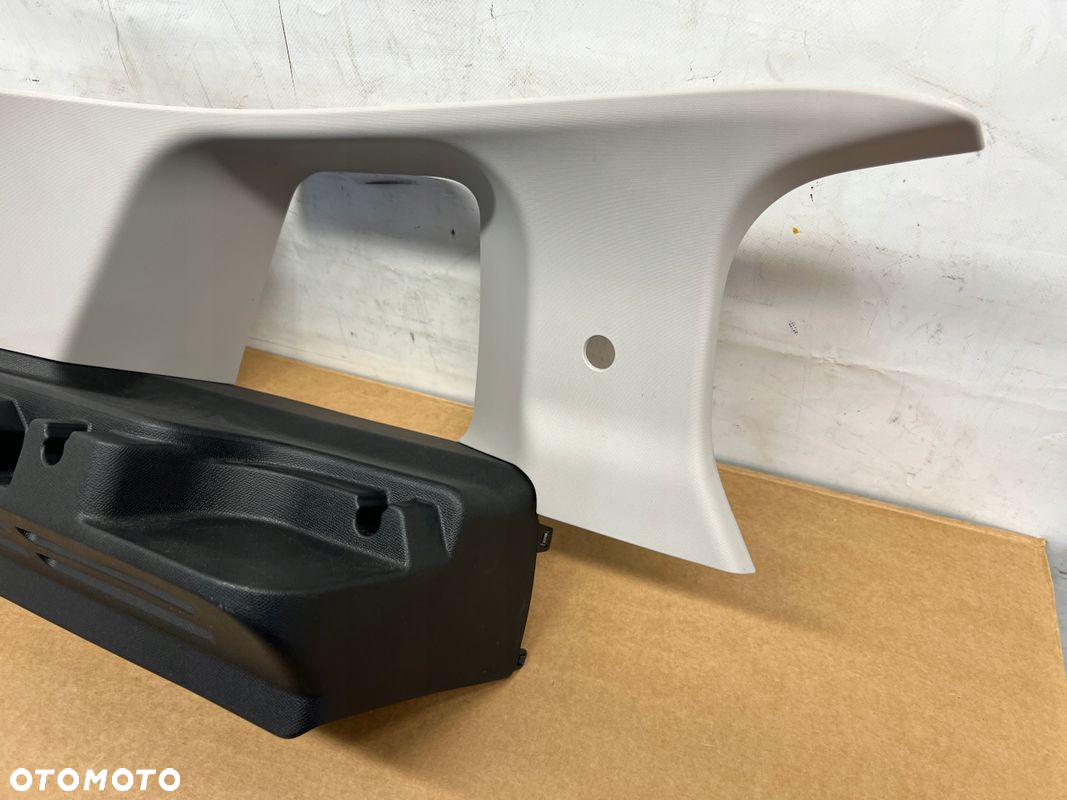 Citroen C5 Aircross osłona poszycie słupka lewa lewy tylna tył 9822821177 - 3