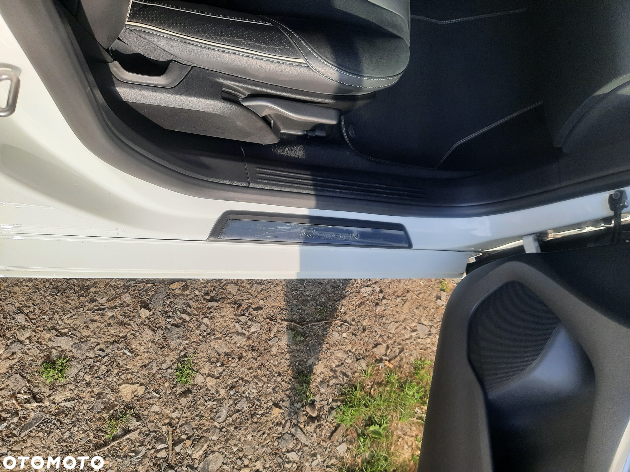 Volvo V40 T3 Drive-E R-Design Momentum - 14