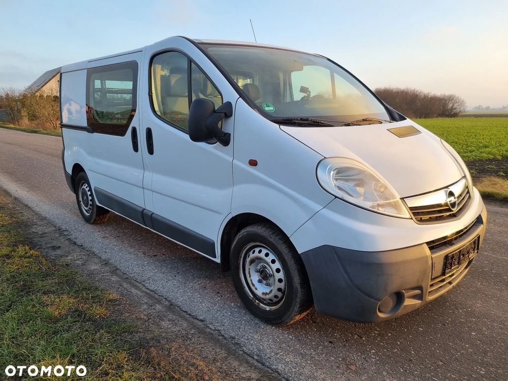 Opel Vivaro - 10