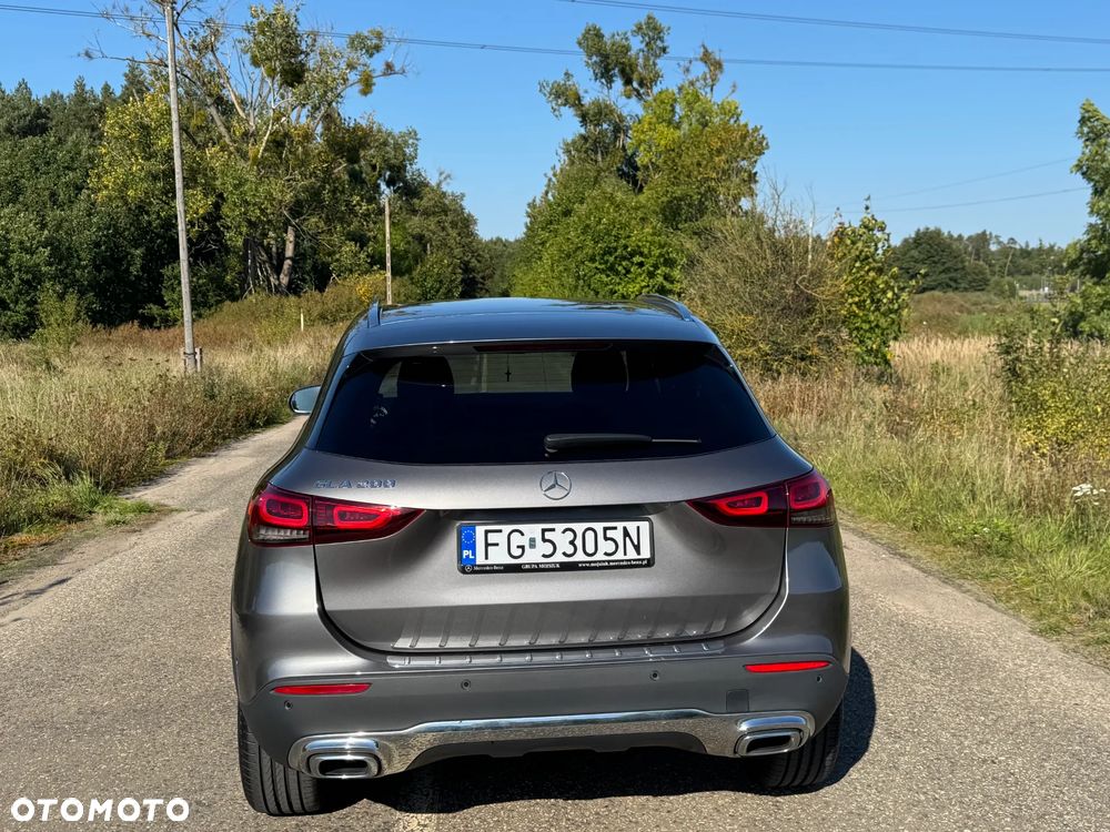 Mercedes-Benz GLA - 6