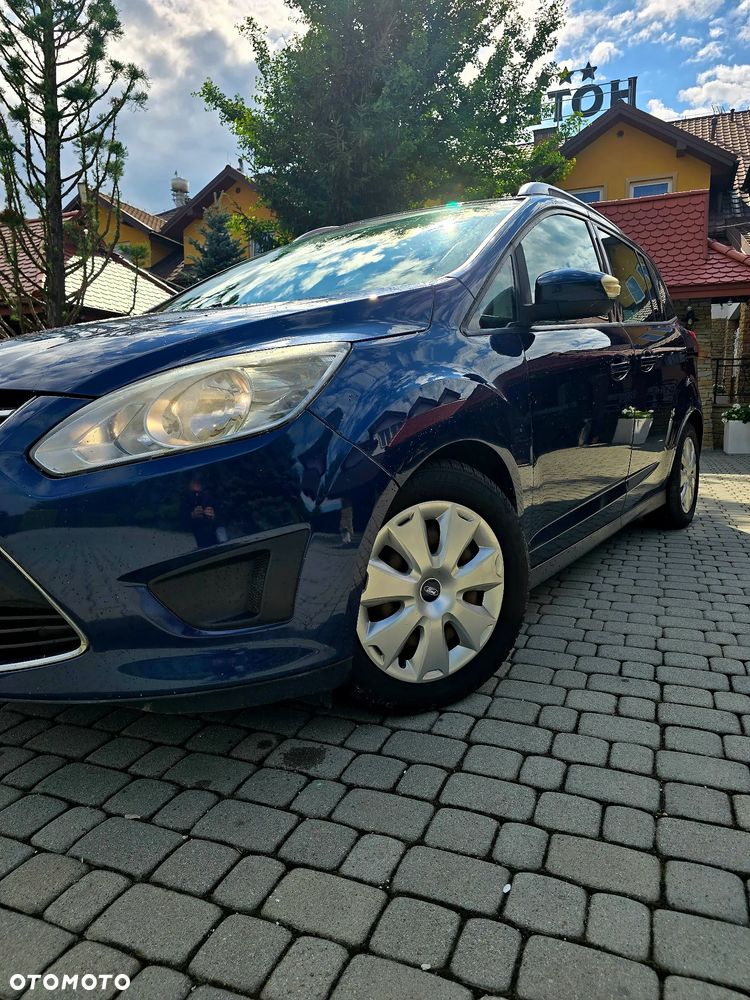 Ford Grand C-MAX - 11