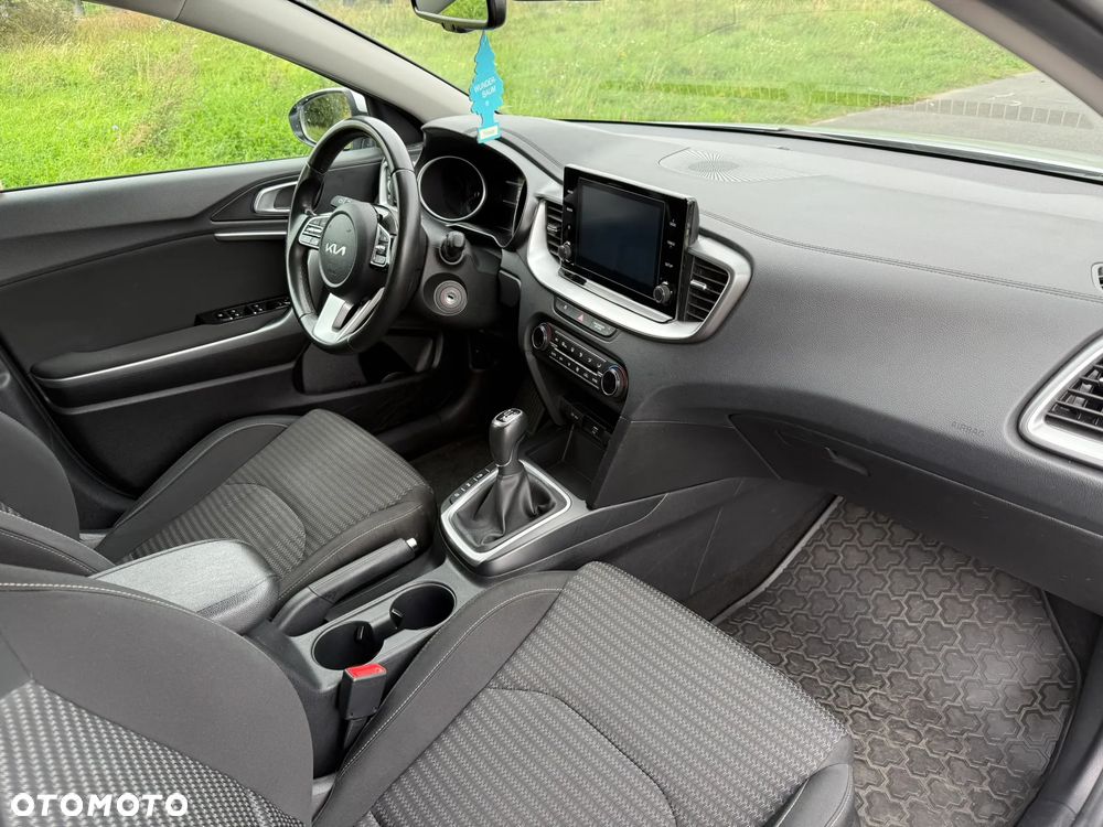 Kia Ceed - 16