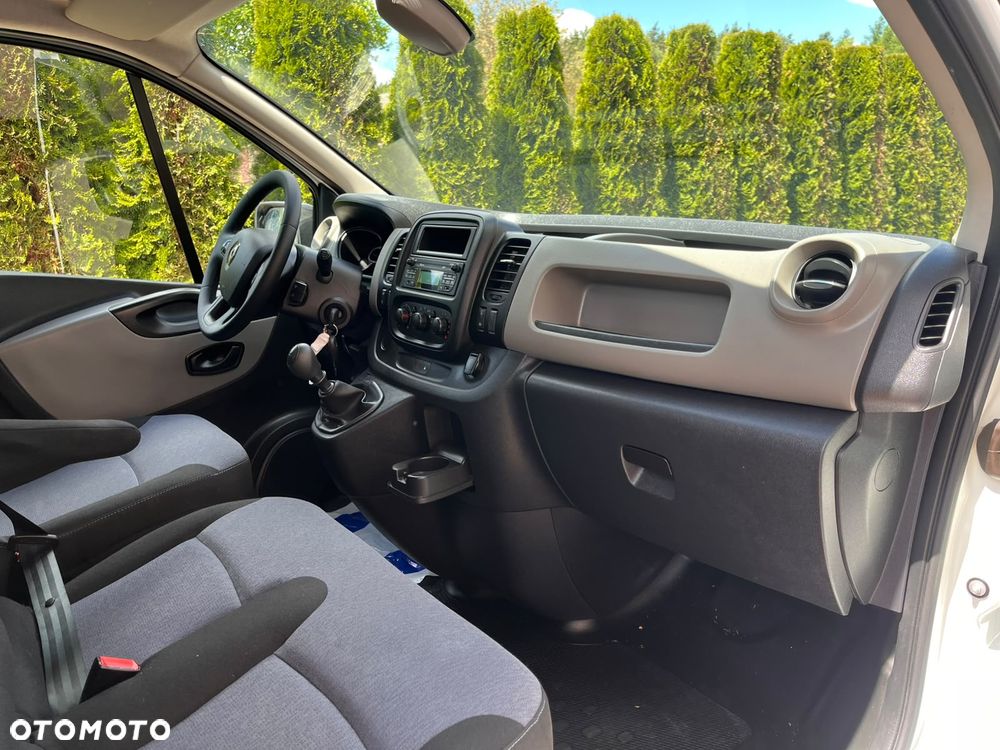 Renault Trafic - 23