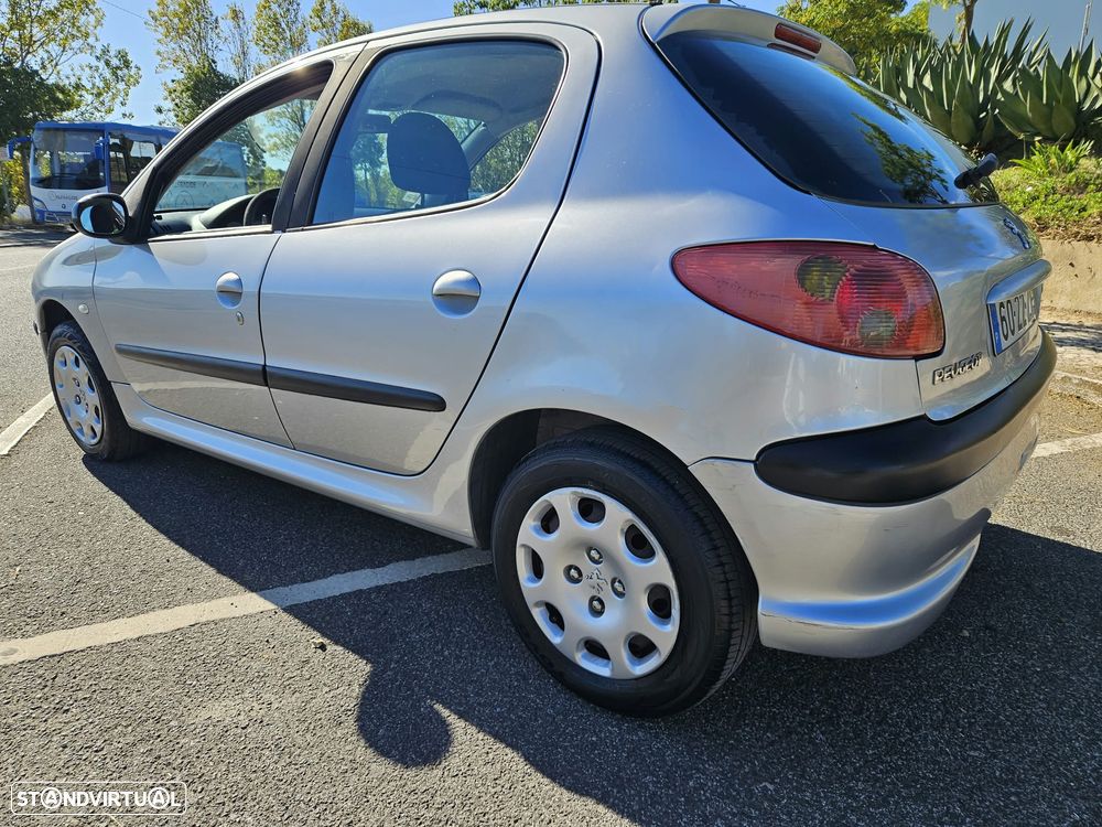 Peugeot 206 1.1 Color Line - 4