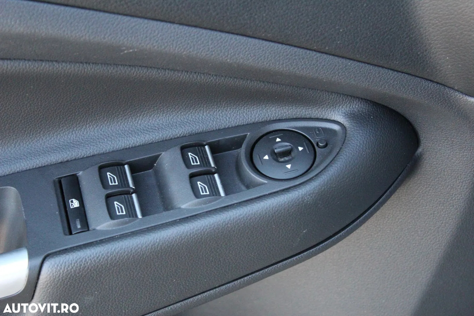 Ford Kuga - 17