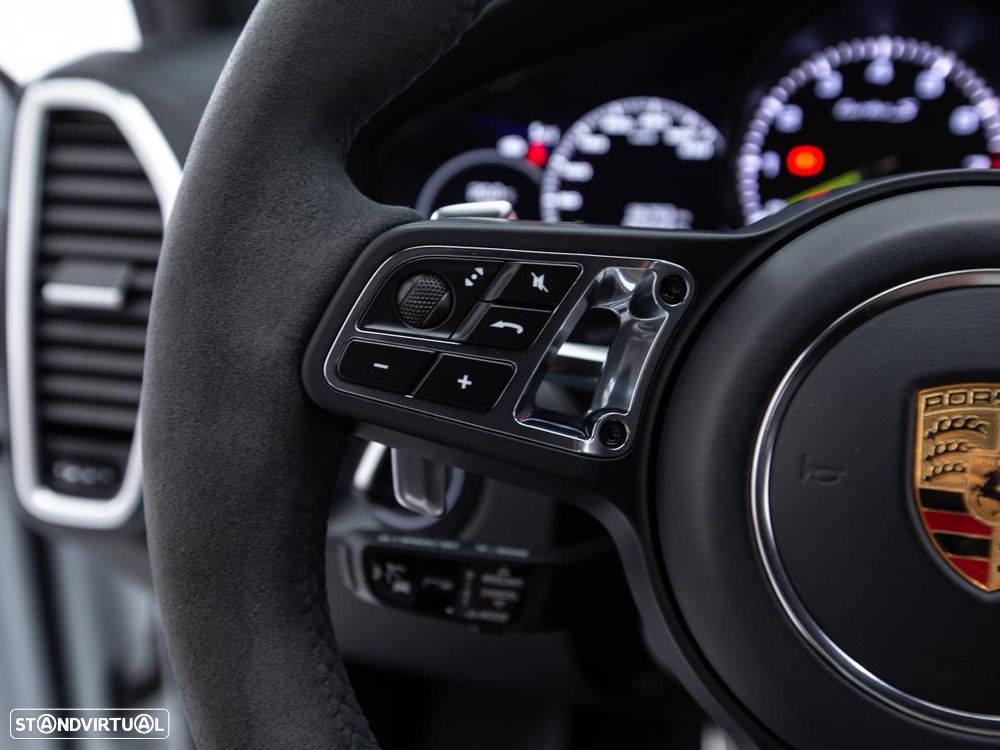 Porsche Cayenne Coupé Turbo S E-Hybrid - 22