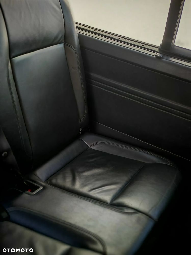 Volkswagen Caravelle - 7