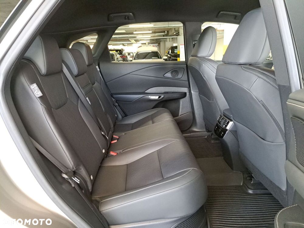 Lexus RX - 16