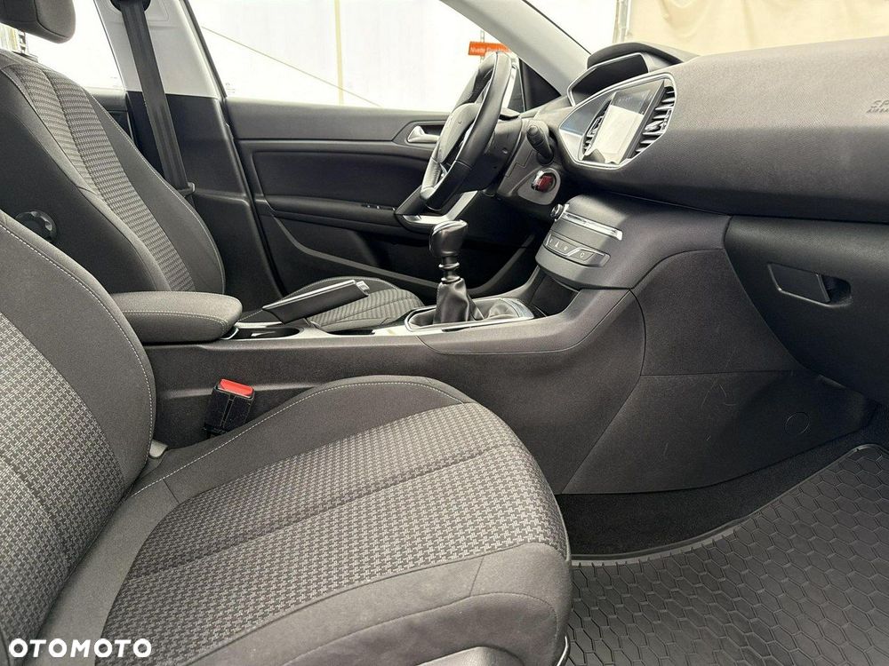 Peugeot 308 - 25